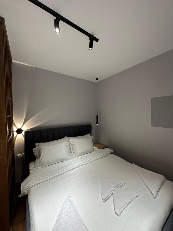4Seasonsgea , Studio Apartment In Heart Of Tirana Extérieur photo
