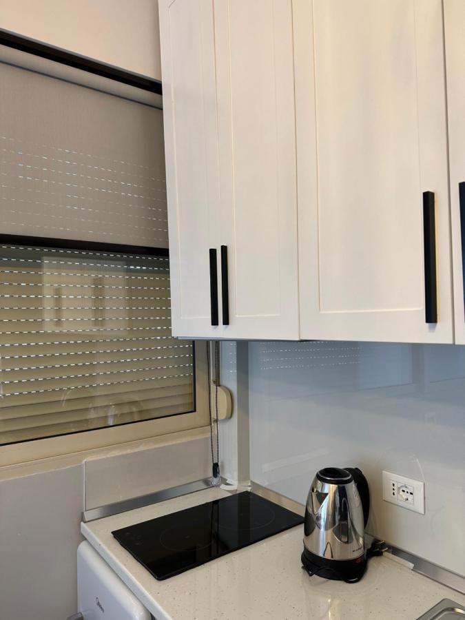 4Seasonsgea , Studio Apartment In Heart Of Tirana Extérieur photo
