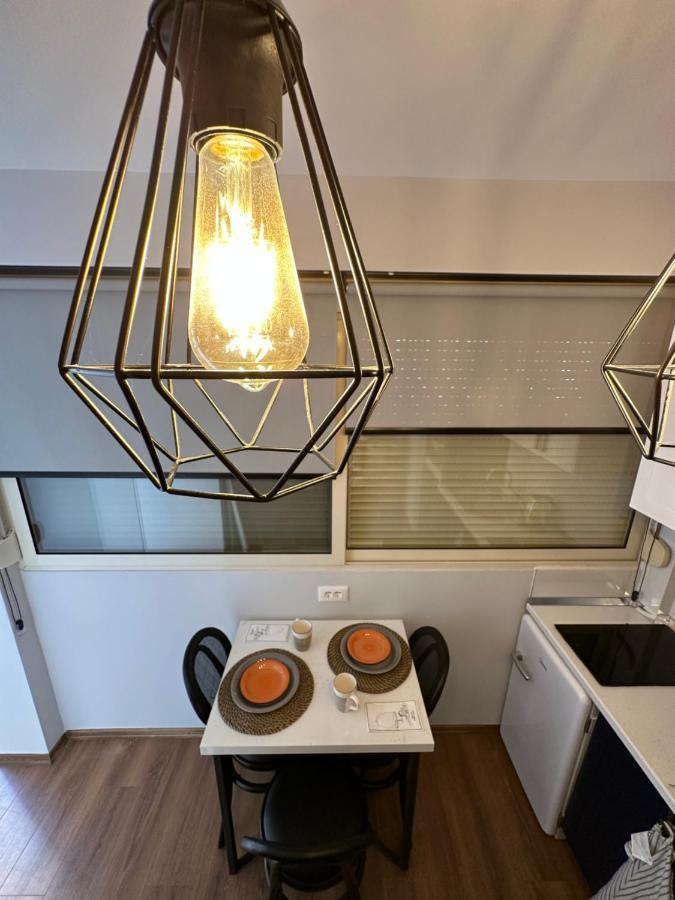 4Seasonsgea , Studio Apartment In Heart Of Tirana Extérieur photo