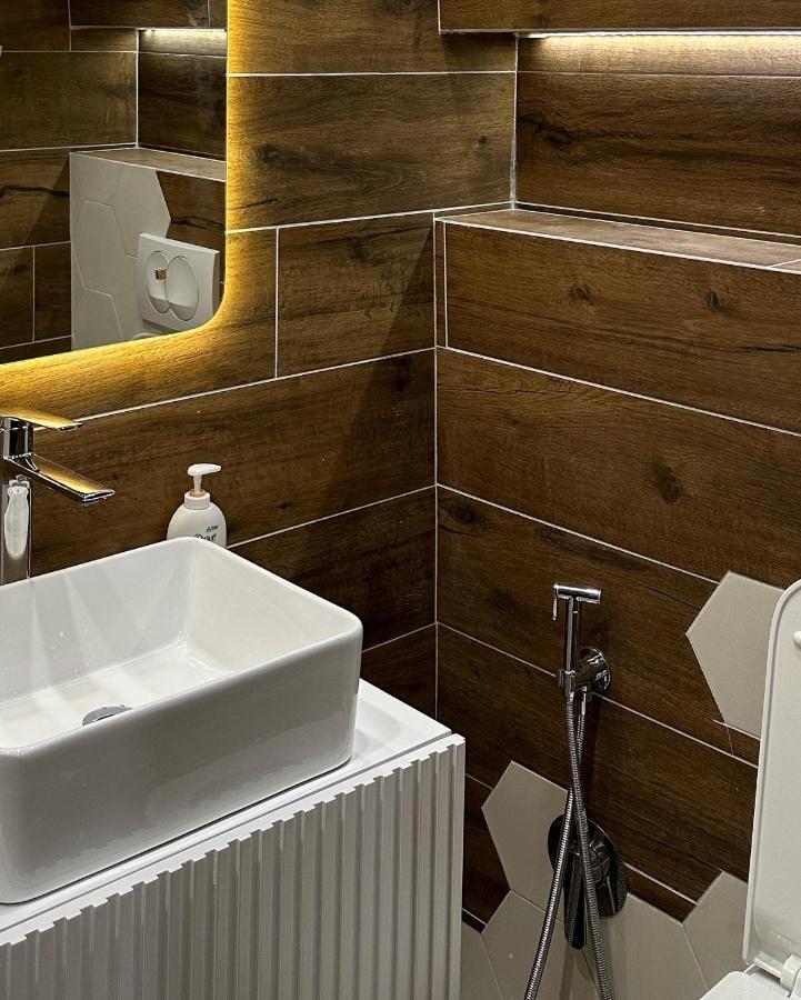 4Seasonsgea , Studio Apartment In Heart Of Tirana Extérieur photo