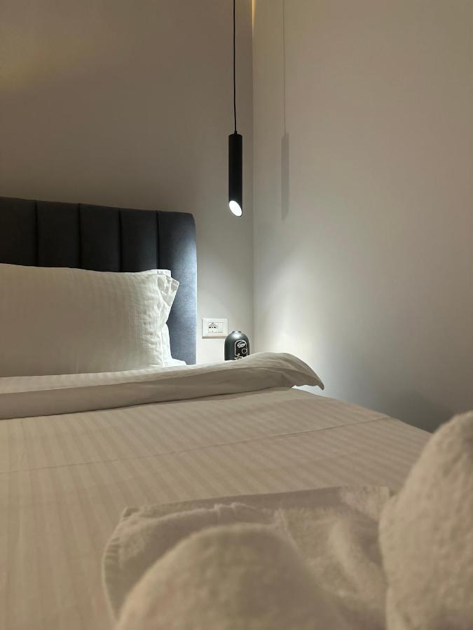 4Seasonsgea , Studio Apartment In Heart Of Tirana Extérieur photo