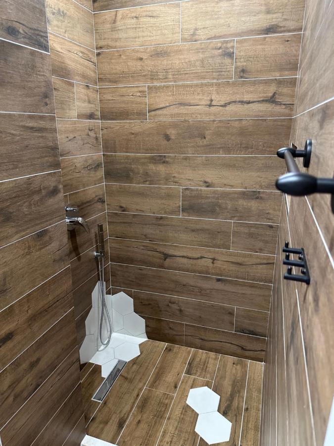 4Seasonsgea , Studio Apartment In Heart Of Tirana Extérieur photo