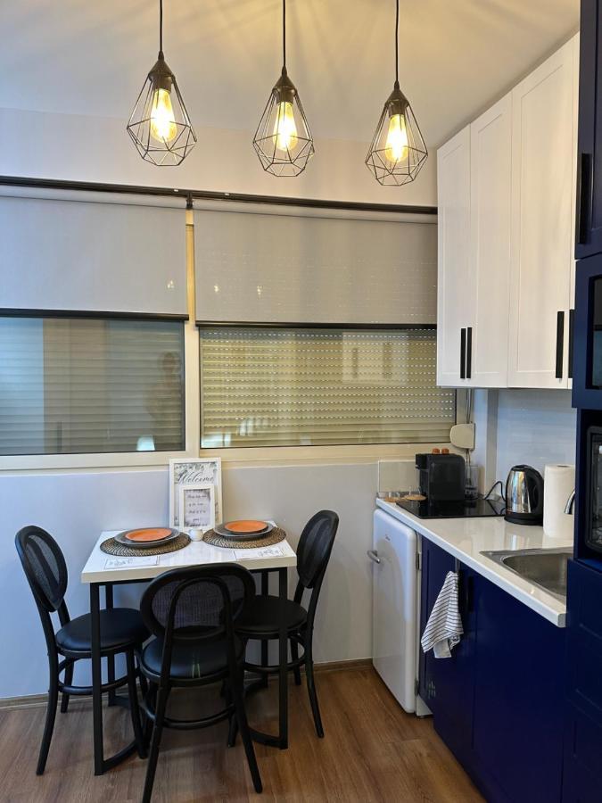 4Seasonsgea , Studio Apartment In Heart Of Tirana Extérieur photo