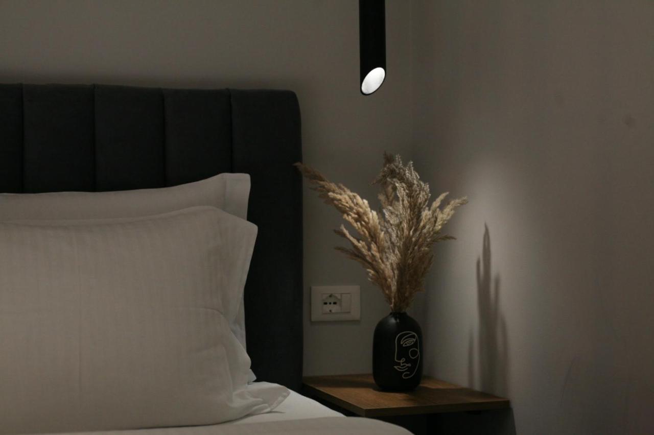 4Seasonsgea , Studio Apartment In Heart Of Tirana Extérieur photo